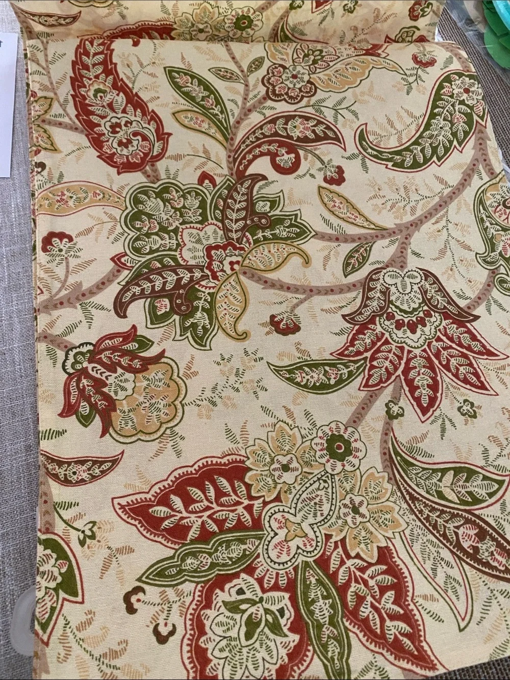 Table Runner NWT Raymond Waites New York